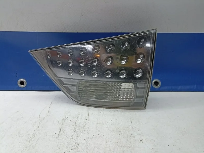 Фонарь внутренний Mitsubishi Outlander XL 2009 8331A064 CW5W, задний правый