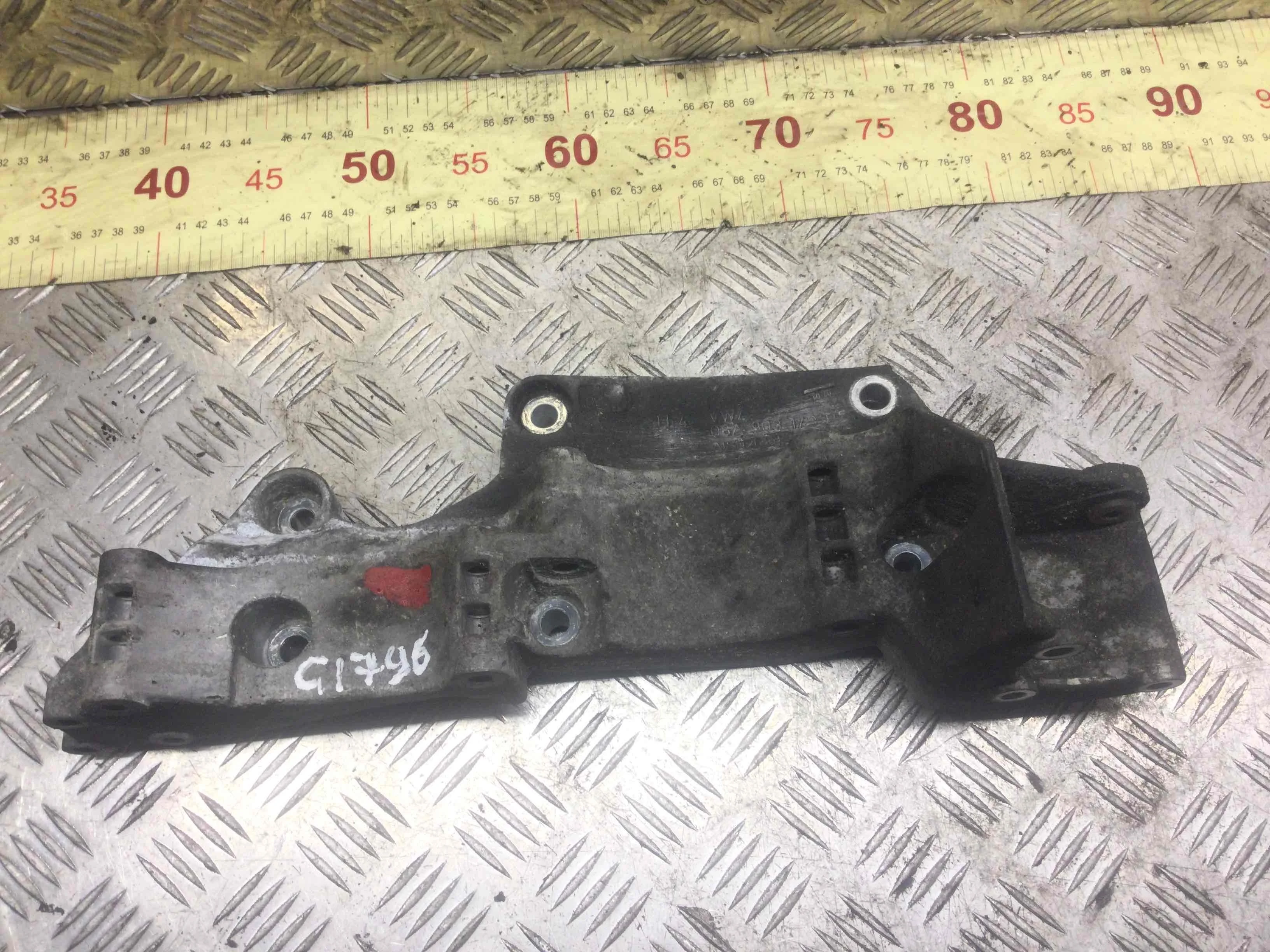 Кронштейн Volkswagen Golf 4 поколение (1997-2004) бензин 2.0 i Механика 3-дв, х/б