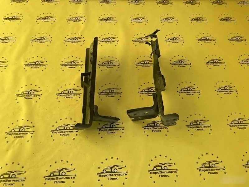 Кронштейн крыла Mazda 6 GHP952240D GJ, передний левый