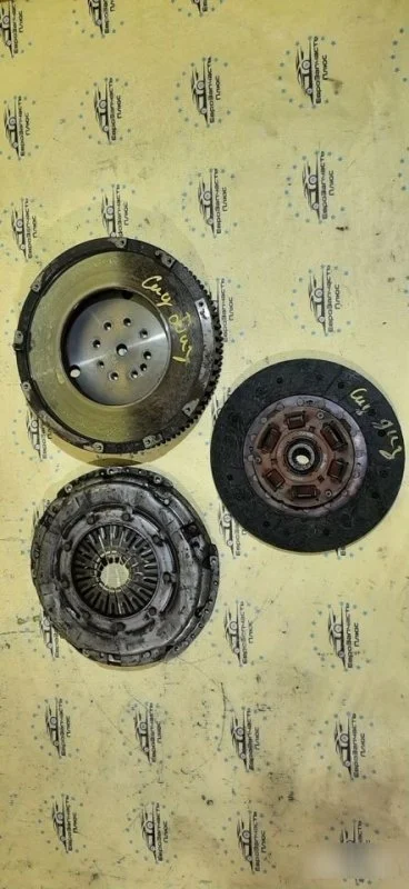 Маховик с корзиной сцепления Kia Ceed 1 232602B710 ED 1.6