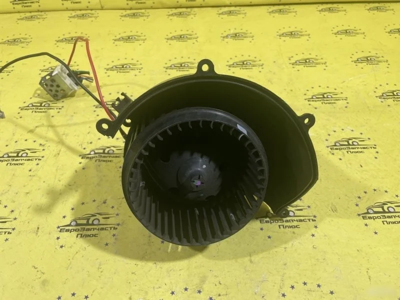 Моторчик печки Opel Astra 52421335 H