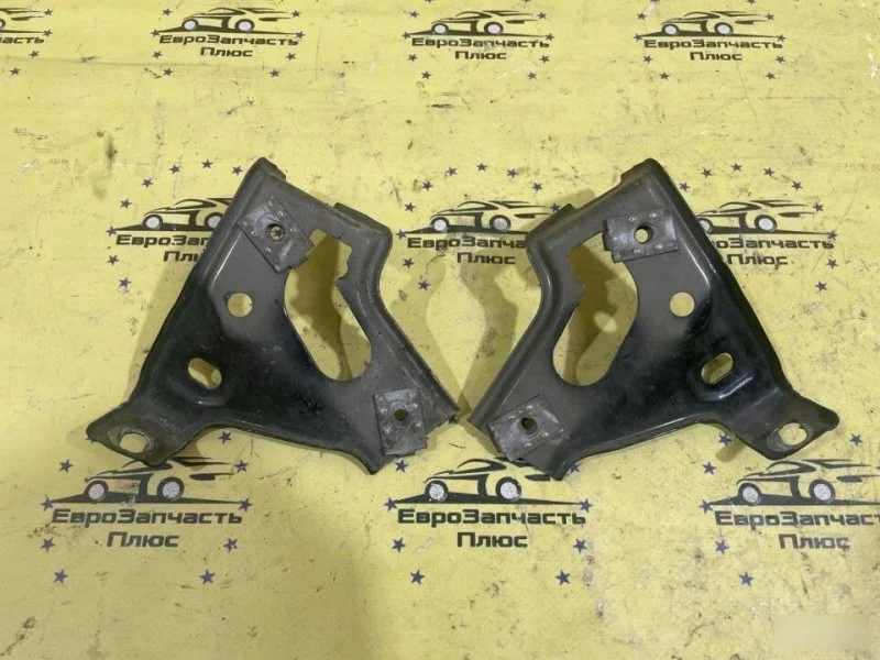 Кронштейн крыла Opel Astra 13276370 J, передний левый