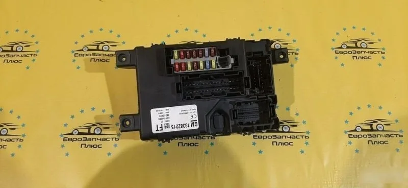 Блок предохранителей Opel Corsa 13382215 D