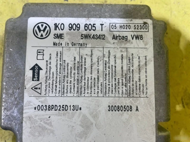 Блок управления AirBag Volkswagen Jetta 5 1K0909605T A5