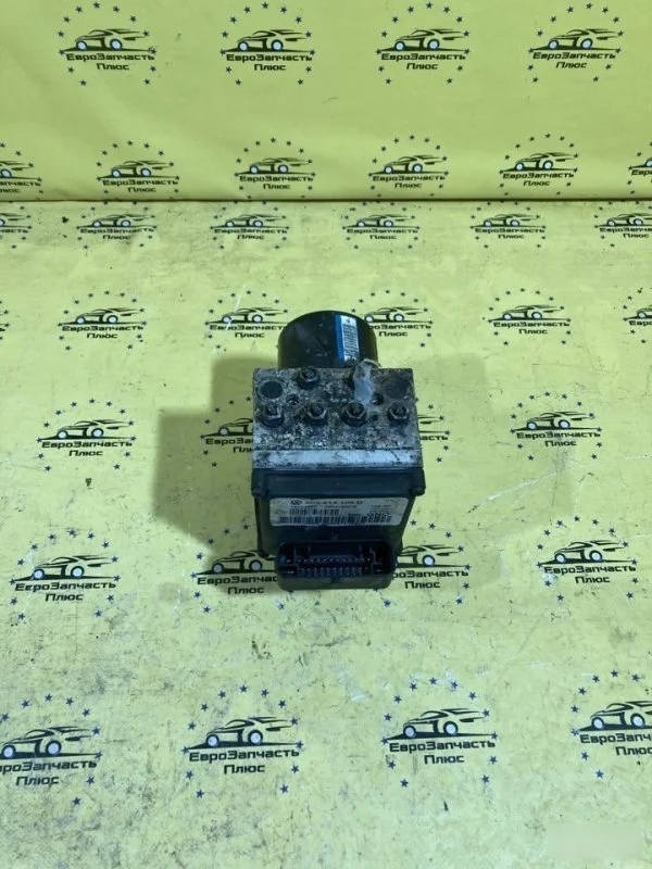 Блок насос ABS Volkswagen Passat B6 3C0614109D