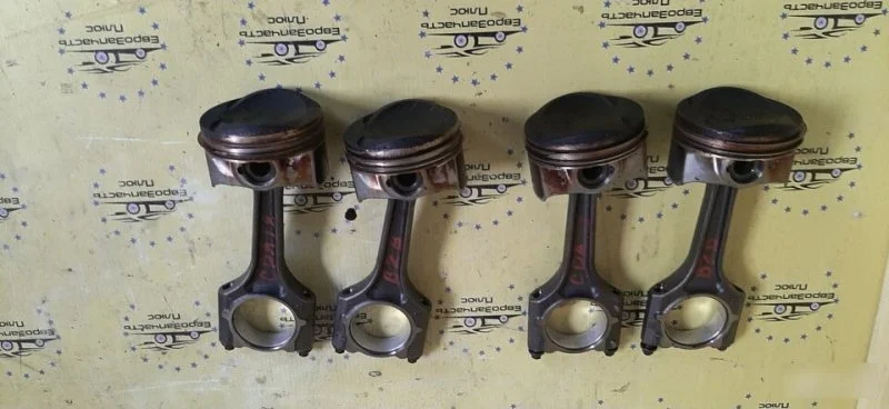 Шатун с поршнем Volkswagen Passat B6 06J198401 1.8 TSI