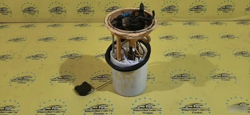 Топливный насос Volkswagen Passat B7 3AA919051C