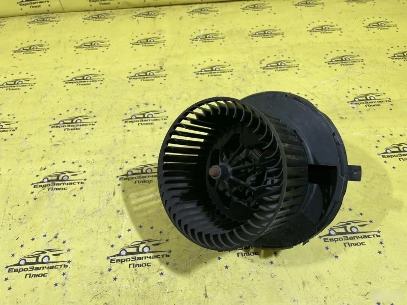 Вентилятор печки Volkswagen Tiguan 1 1K1819015 NF