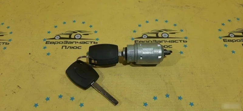 Личинка замка капота с ключом Ford Focus 2 1355231