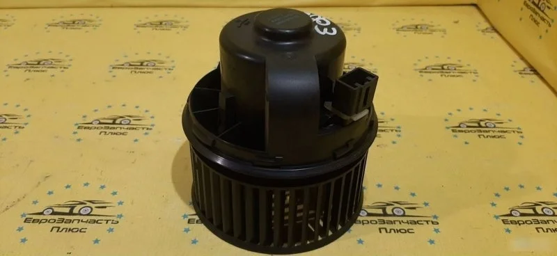 Вентилятор печки Ford Focus 3 1736007103