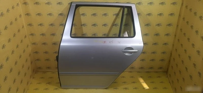 Дверь Skoda Octavia A5 1Z9833051 1Z, задняя левая