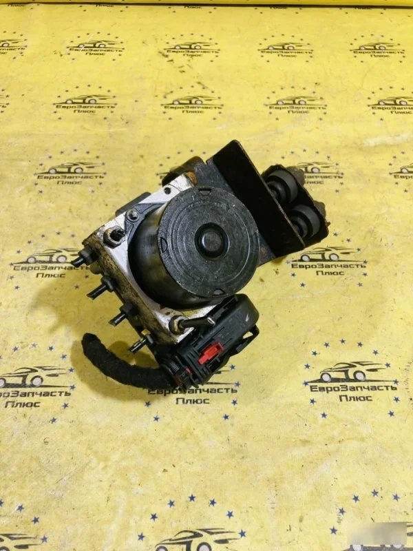 Блок насос ABS Skoda Fabia 2 6R0907379C 5J