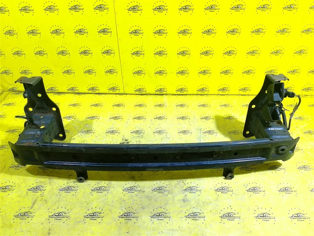 Усилитель бампера Ford Mondeo 4 1759667 CD345, передний