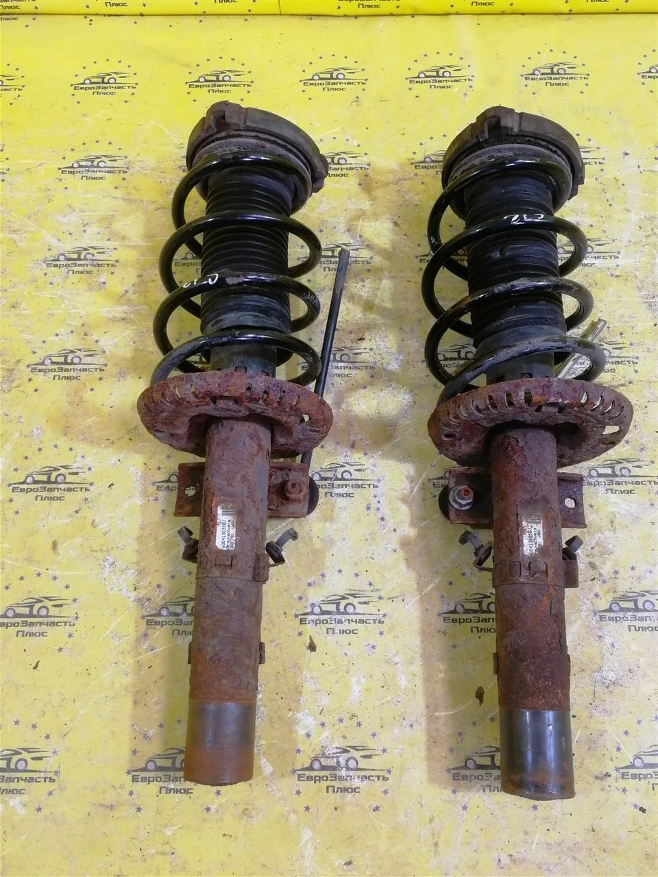 Стойка амортизатора Skoda Fabia 2 6Q0413031BJ 5J, передняя