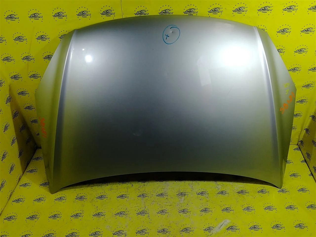 Капот Hyundai i30 1 664002L010 FD