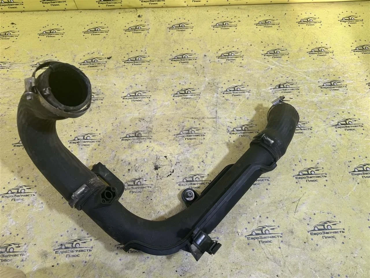 Патрубок интеркулера Volkswagen Tiguan 1 1K0145770AE NF