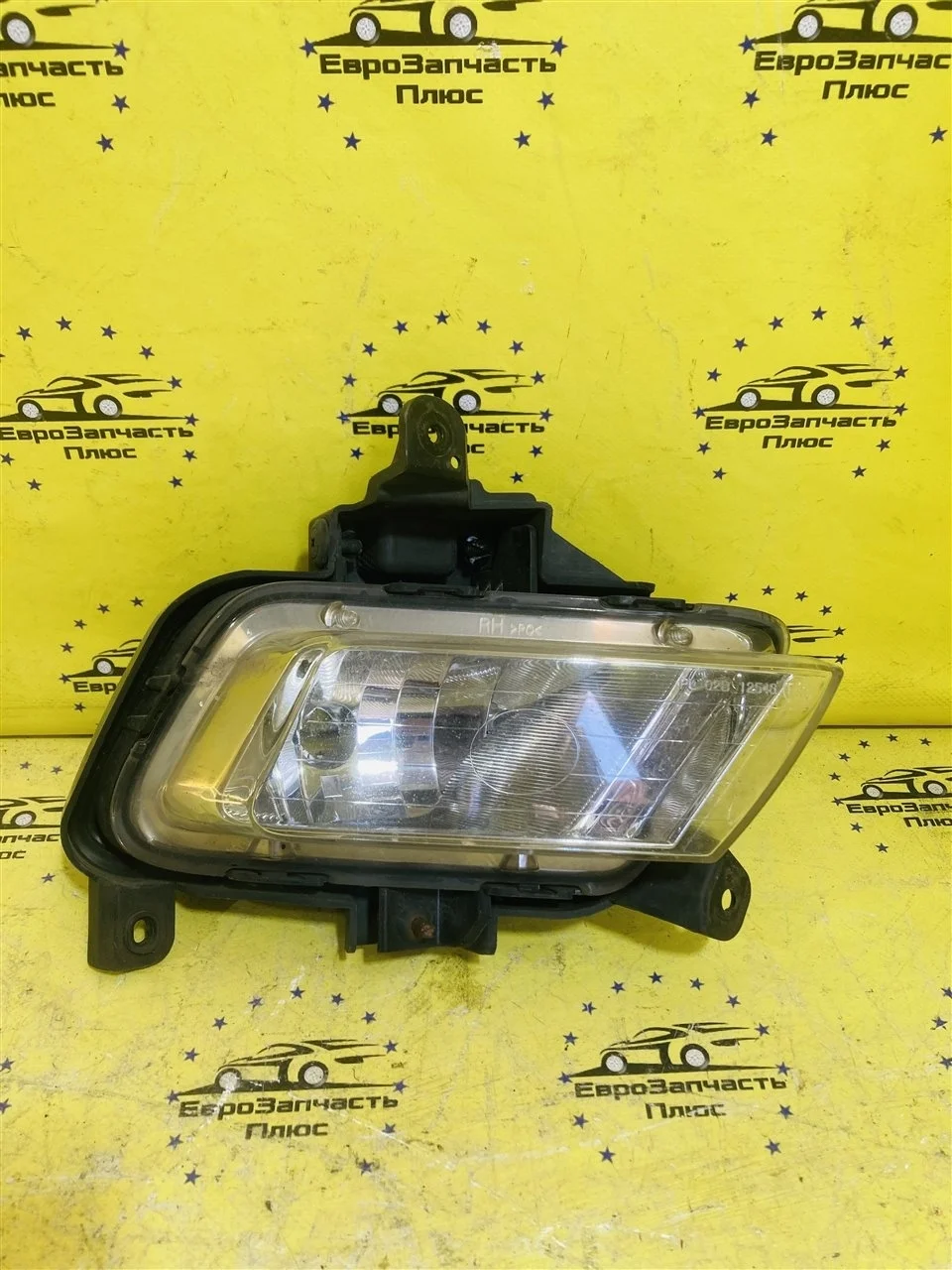 Фара противотуманная Kia Ceed 1 922021H070 ED, правая