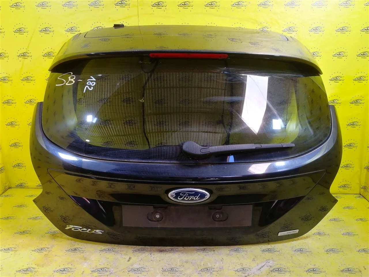 Крышка багажника Ford Focus 3 1838957
