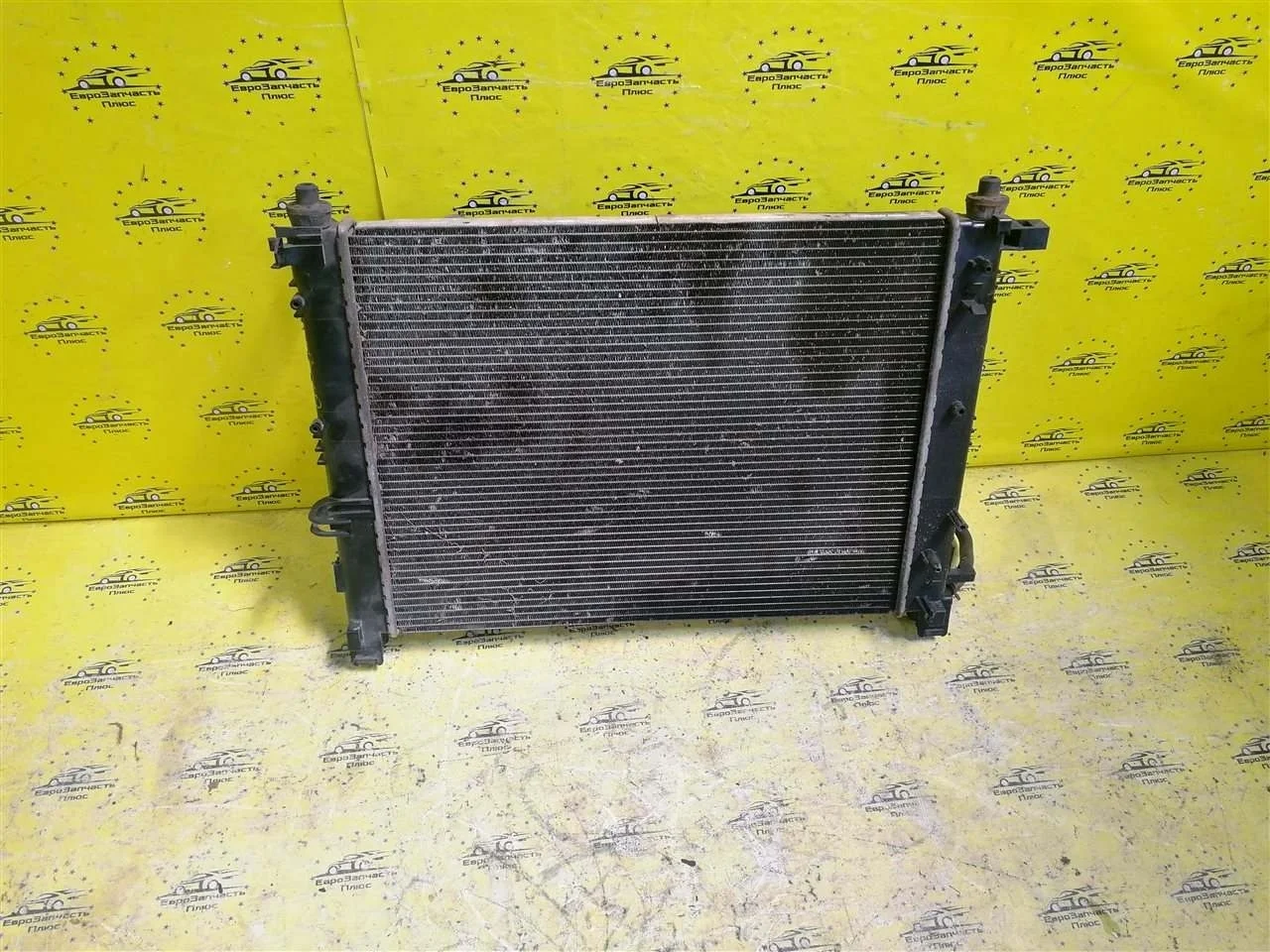 Радиатор охлаждения двигателя Renault Duster 214100078R HS