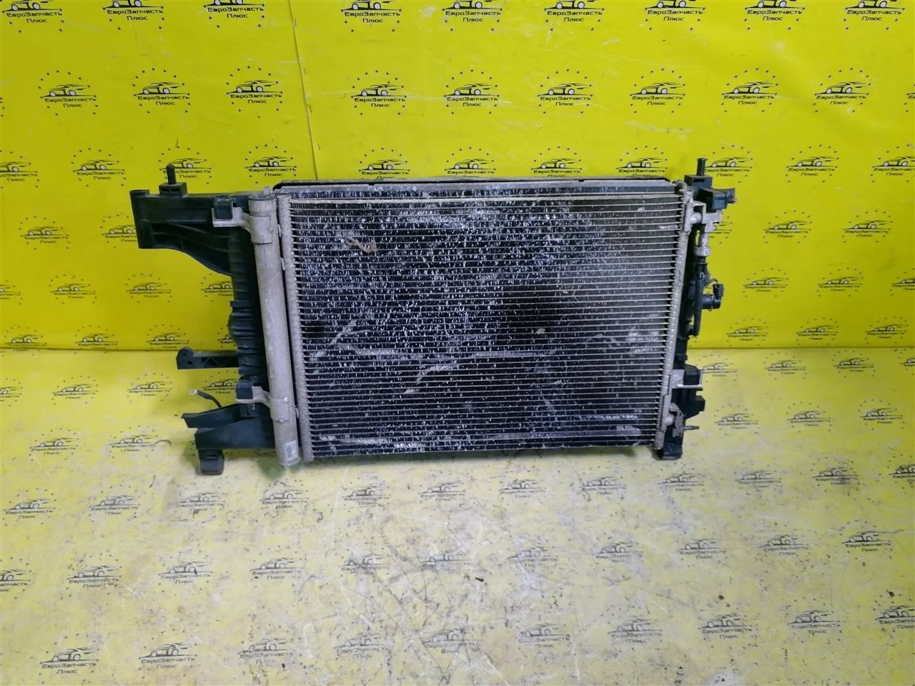 Кассета радиаторов Chevrolet Cruze 13267648 J300