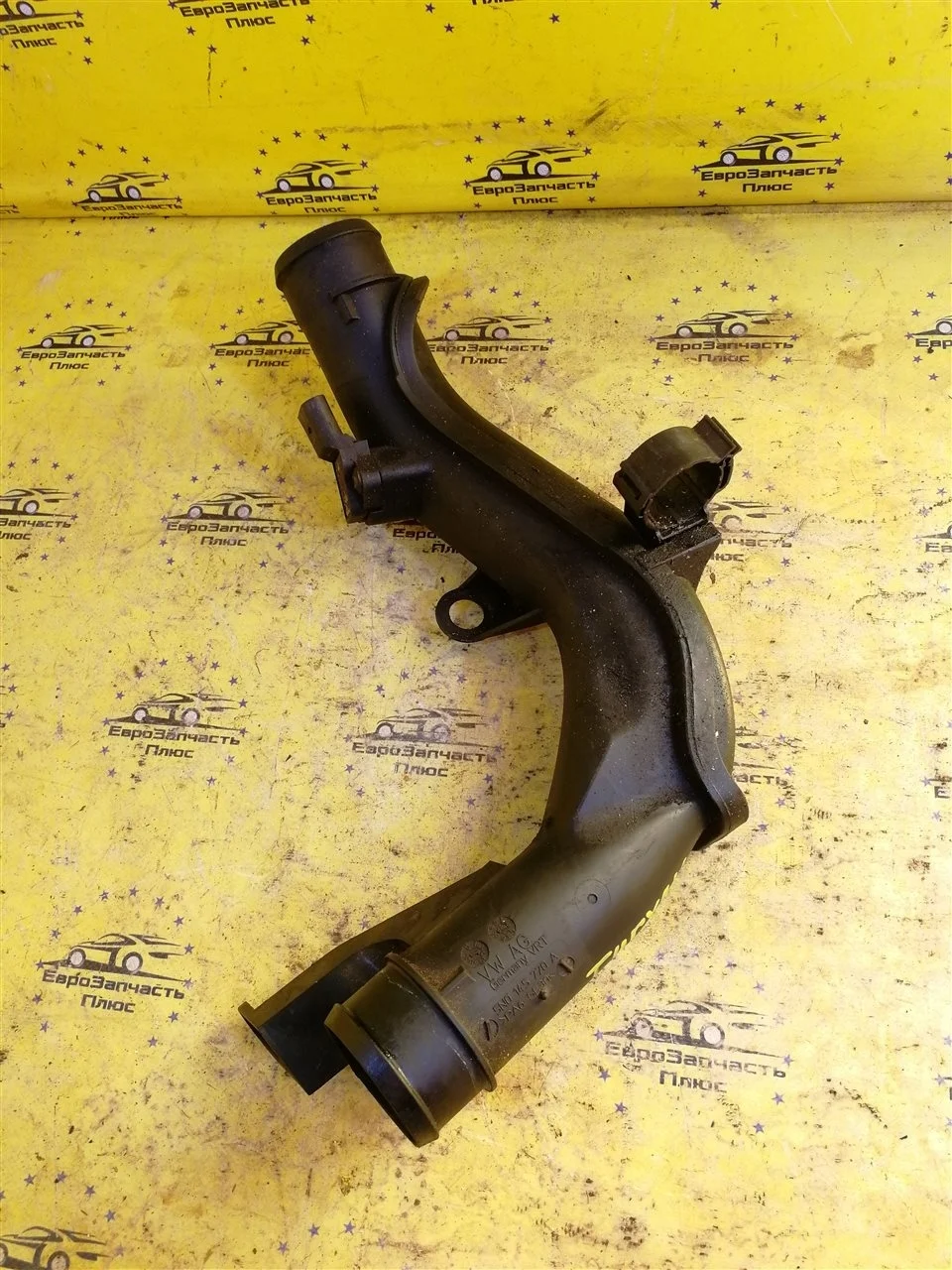 Патрубок интеркулера Volkswagen Tiguan 1 5N0145770 NF