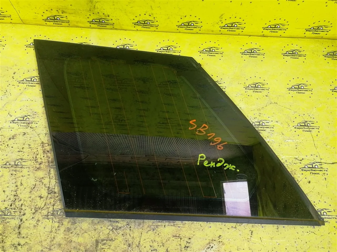 Стекло кузовное глухое Land Rover Range Rover Sport CPB500782 L320, правое