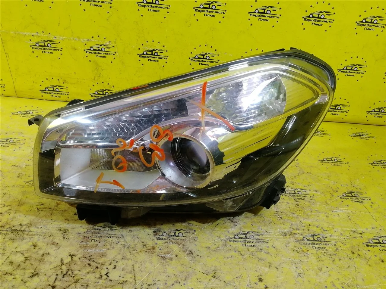 Фара ксенон Nissan Qashqai 26060BR61A J10 +2, передняя левая