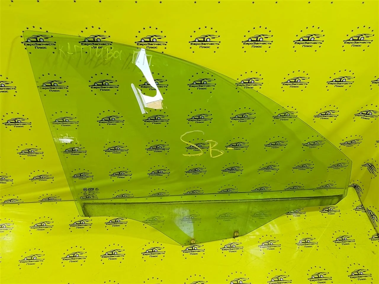 Стекло Chevrolet Captiva 96624297 С140, переднее правое