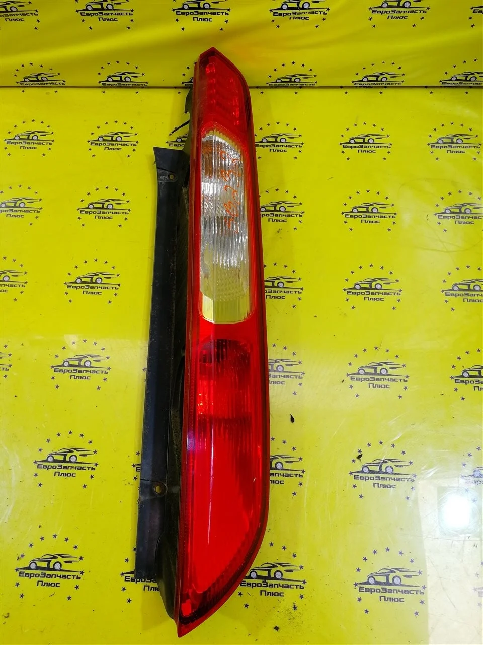 Фонарь Ford Focus 2 1420450, задний правый