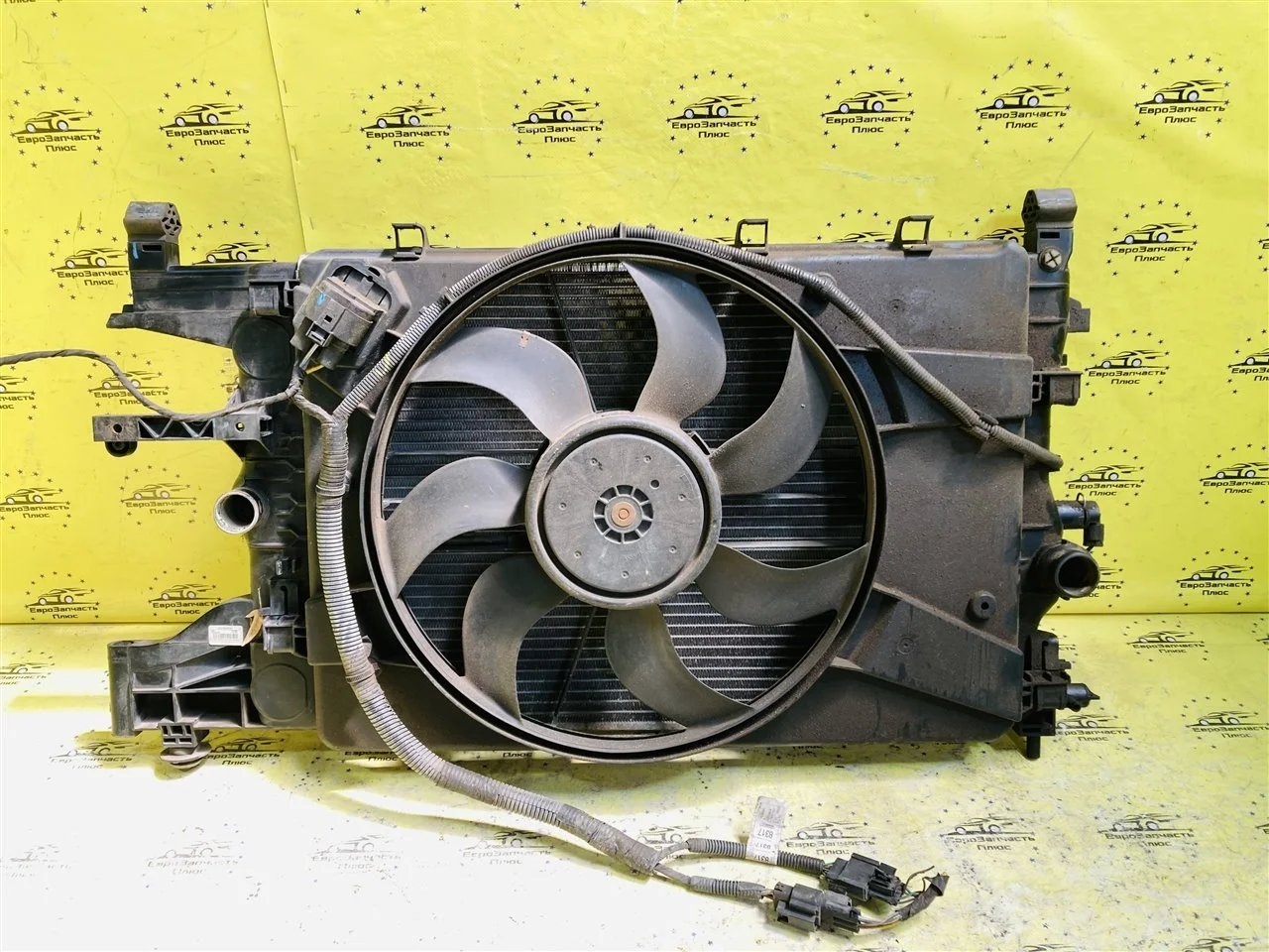 Кассета радиаторов Chevrolet Cruze 52422262 J300 1.6