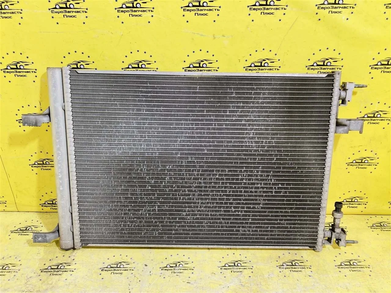 Радиатор кондиционера Opel Astra 13377762 J