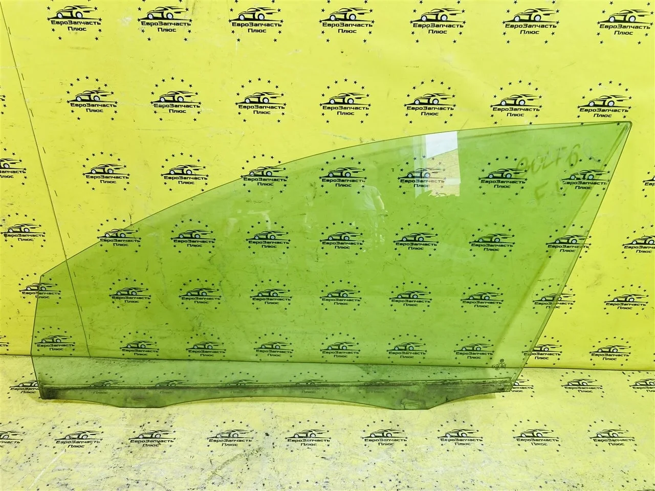 Стекло двери Volkswagen Golf 6 2010 5K4845201B MK6, переднее левое