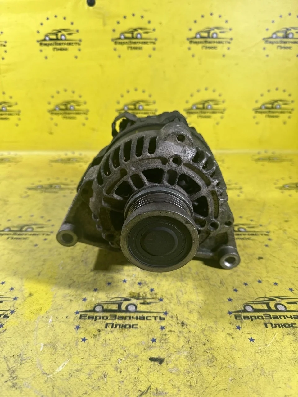 Генератор Opel Astra 13581885 J 1.4