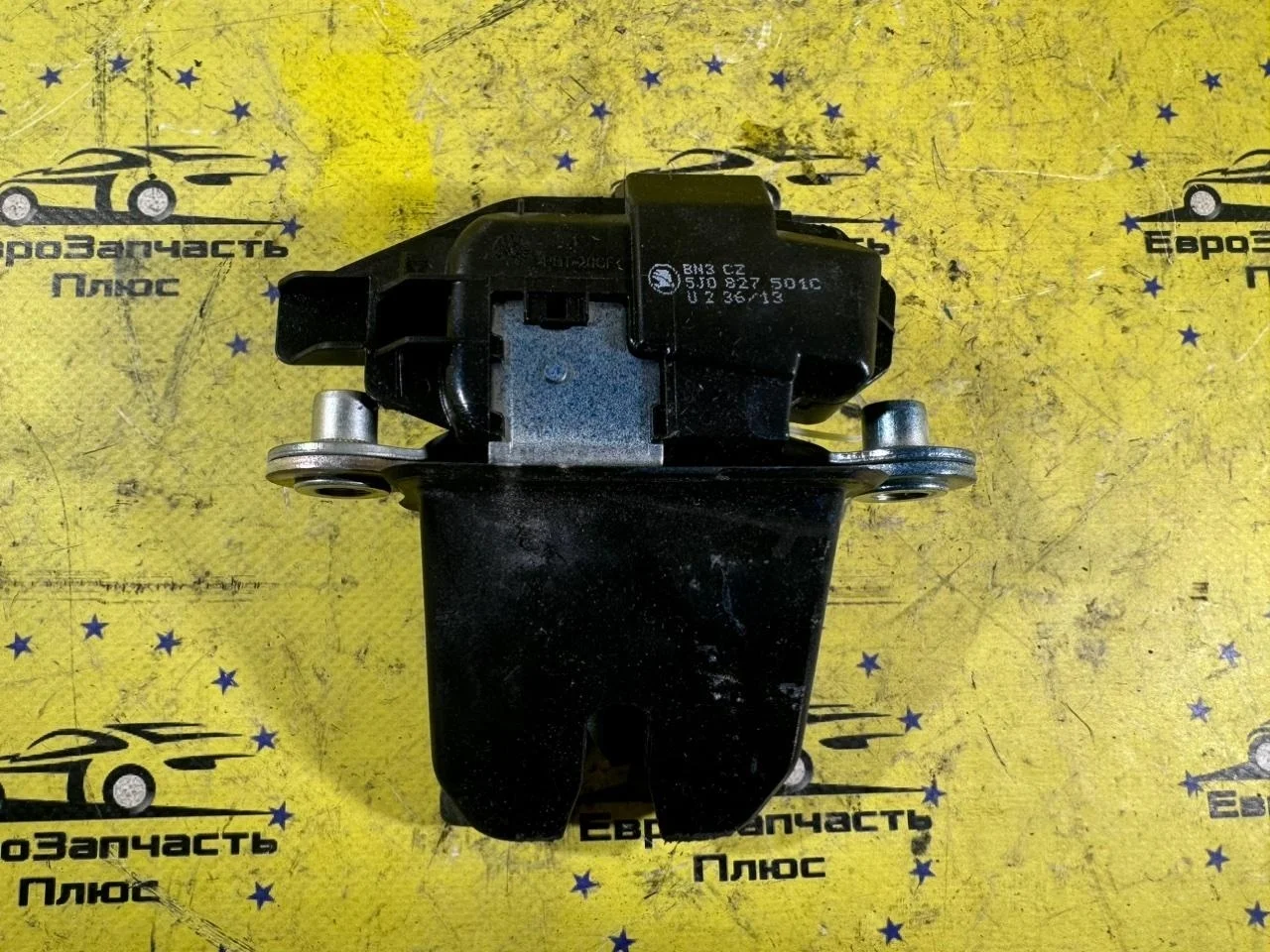 Замок крышки багажника Skoda Fabia 2 5J0827501C 5J