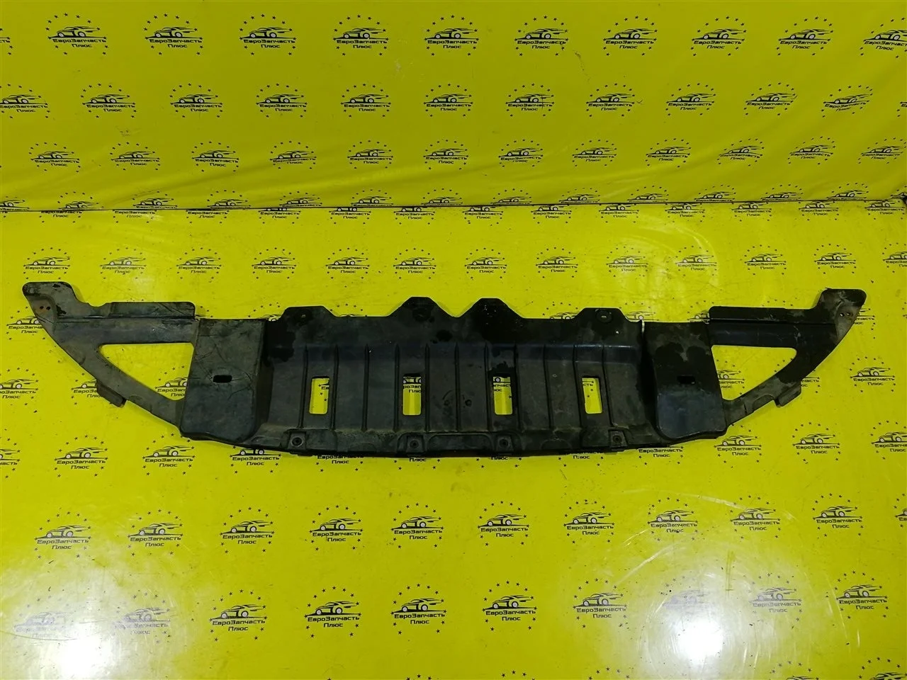 Пыльник бампера дефект Chevrolet Cruze 96832928 J300, передний