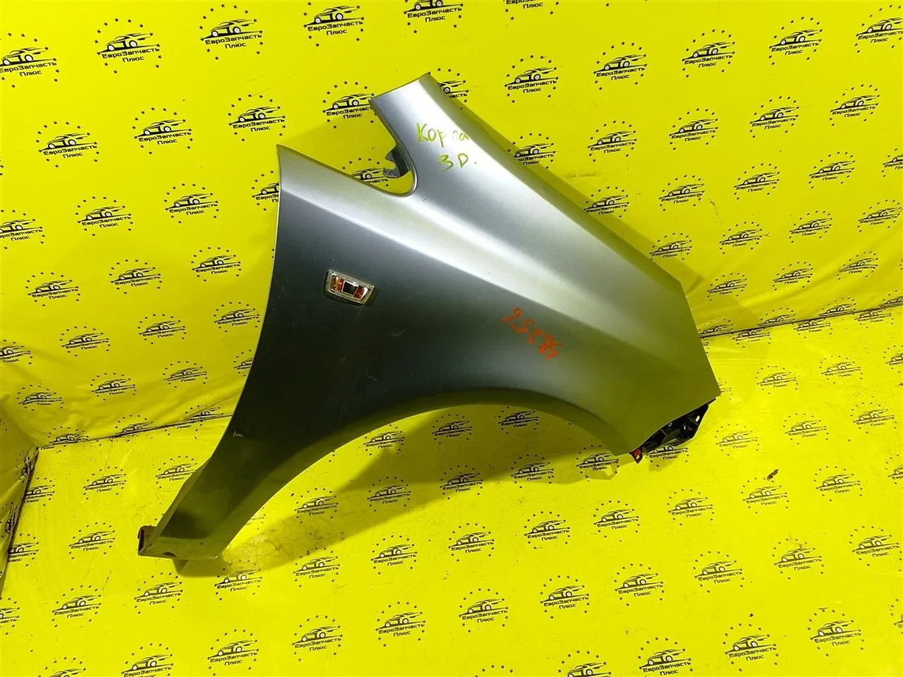 Крыло Opel Corsa 93189644 D, переднее правое