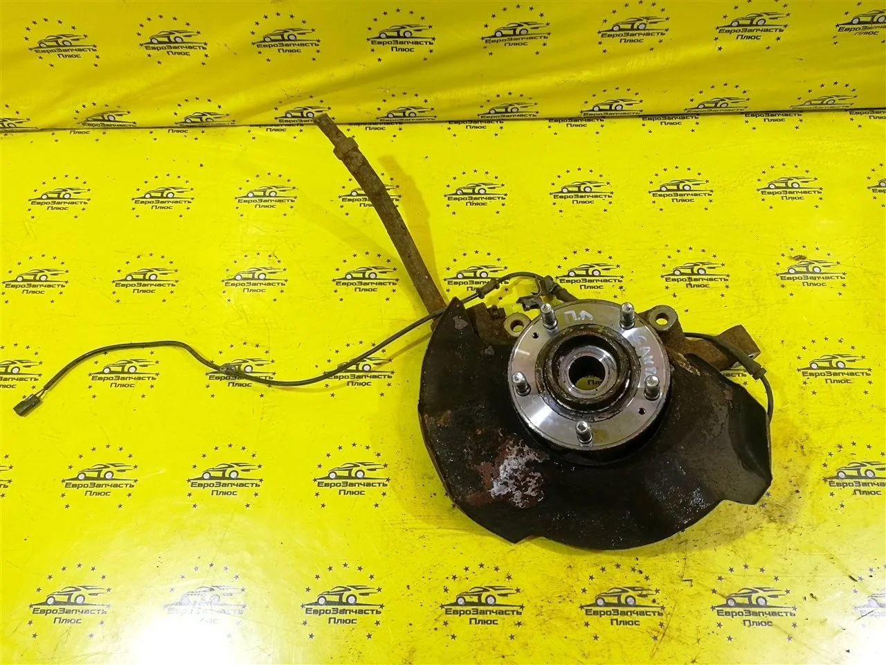 Поворотный кулак со ступицей Hyundai Santa Fe 2 517162B050 CM, передний правый