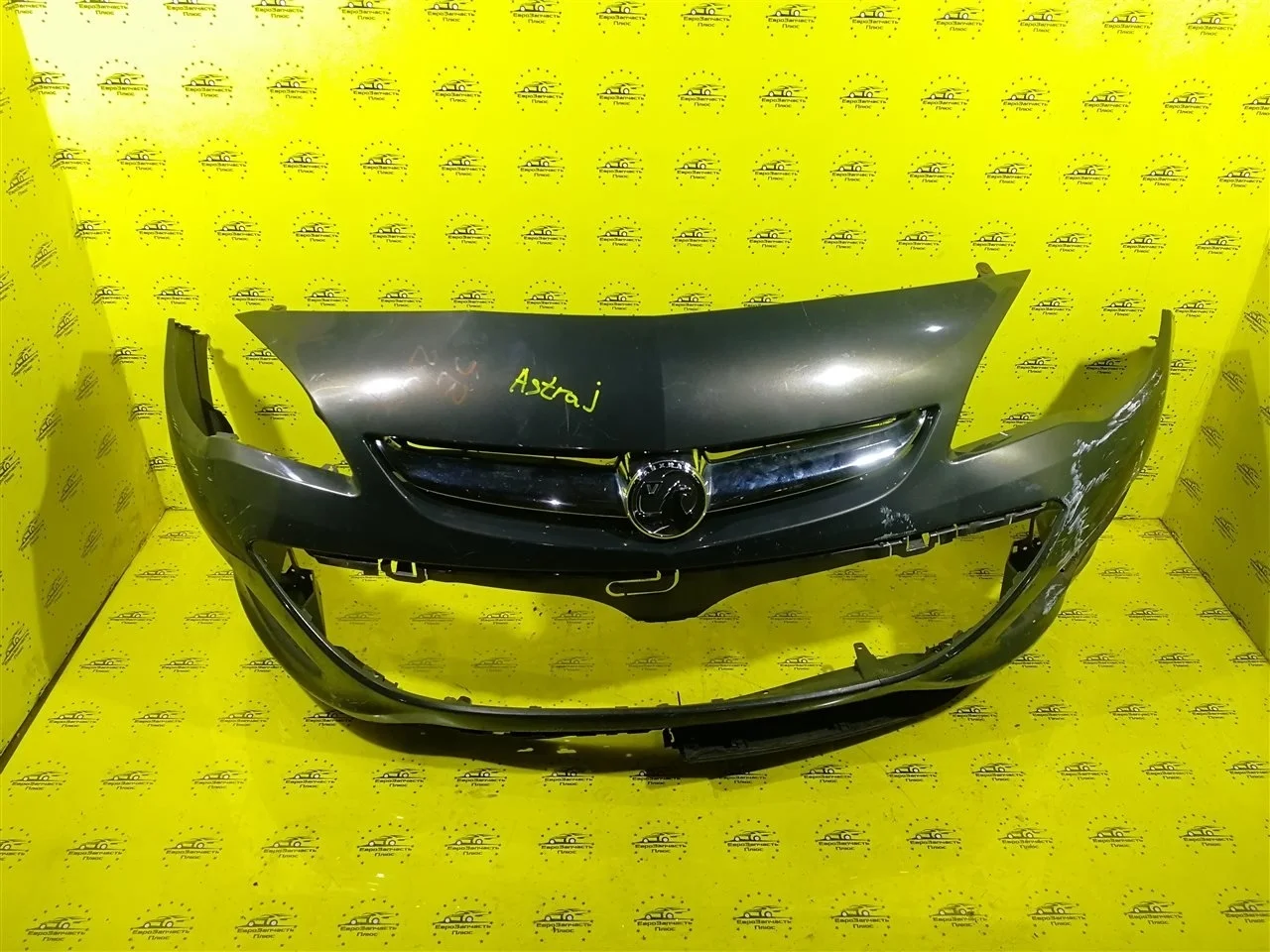 Бампер дефект Opel Astra 13368660 J, передний