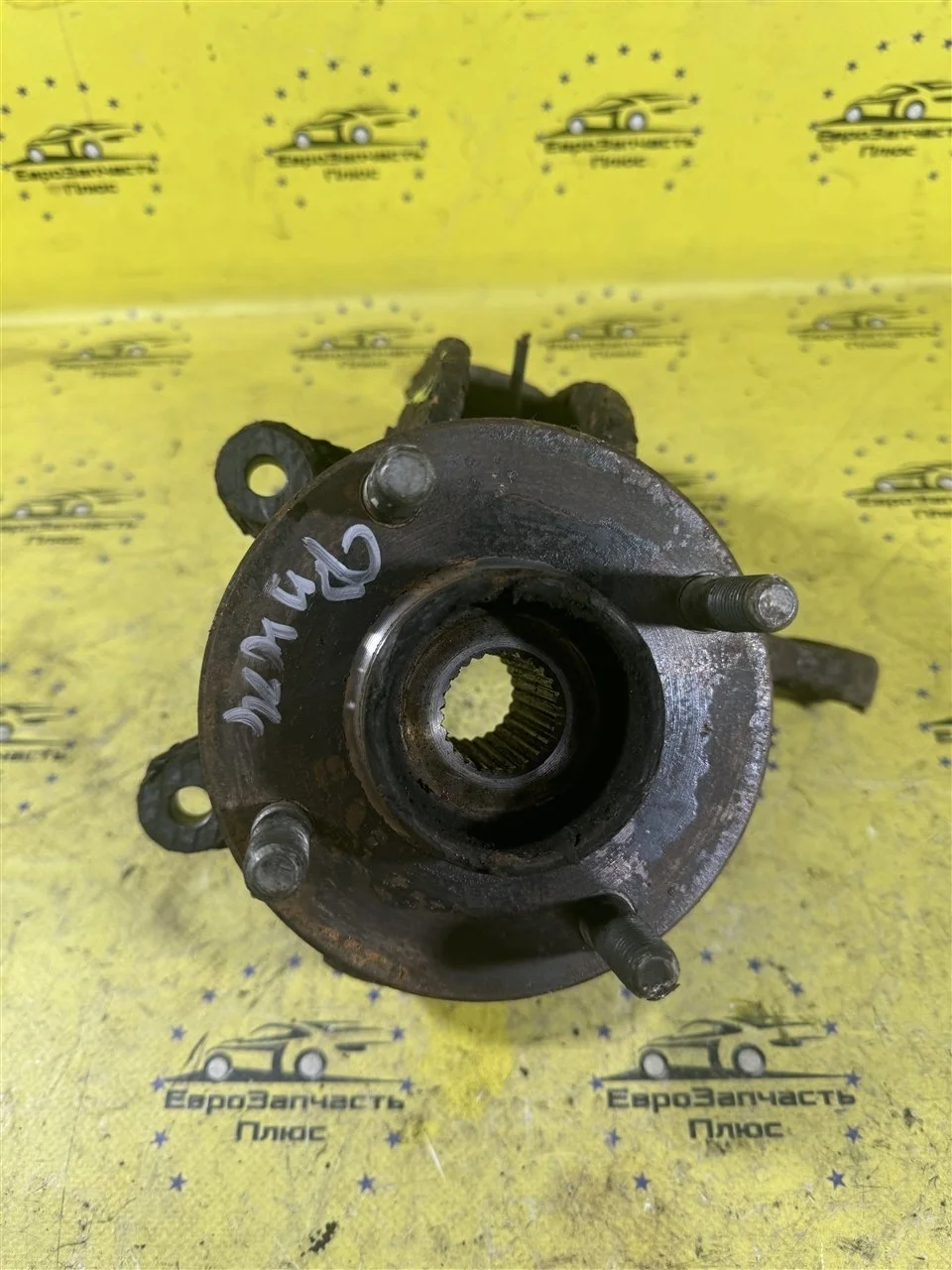 Кулак поворотный Ford Fusion 1479000 B226, передний левый