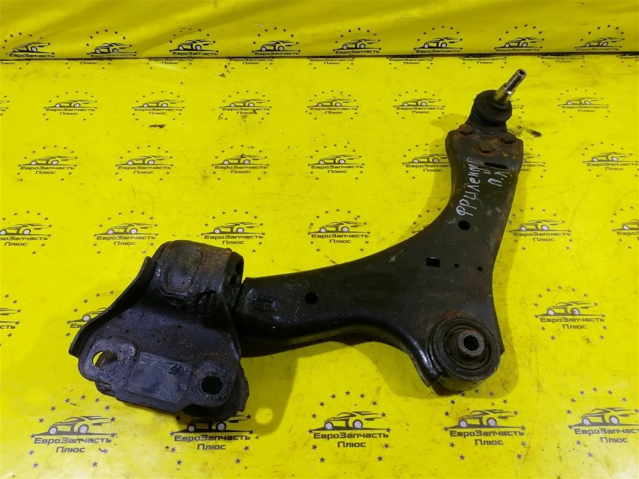 Рычаг подвески Land Rover Freelander LR007206 L359, передний левый