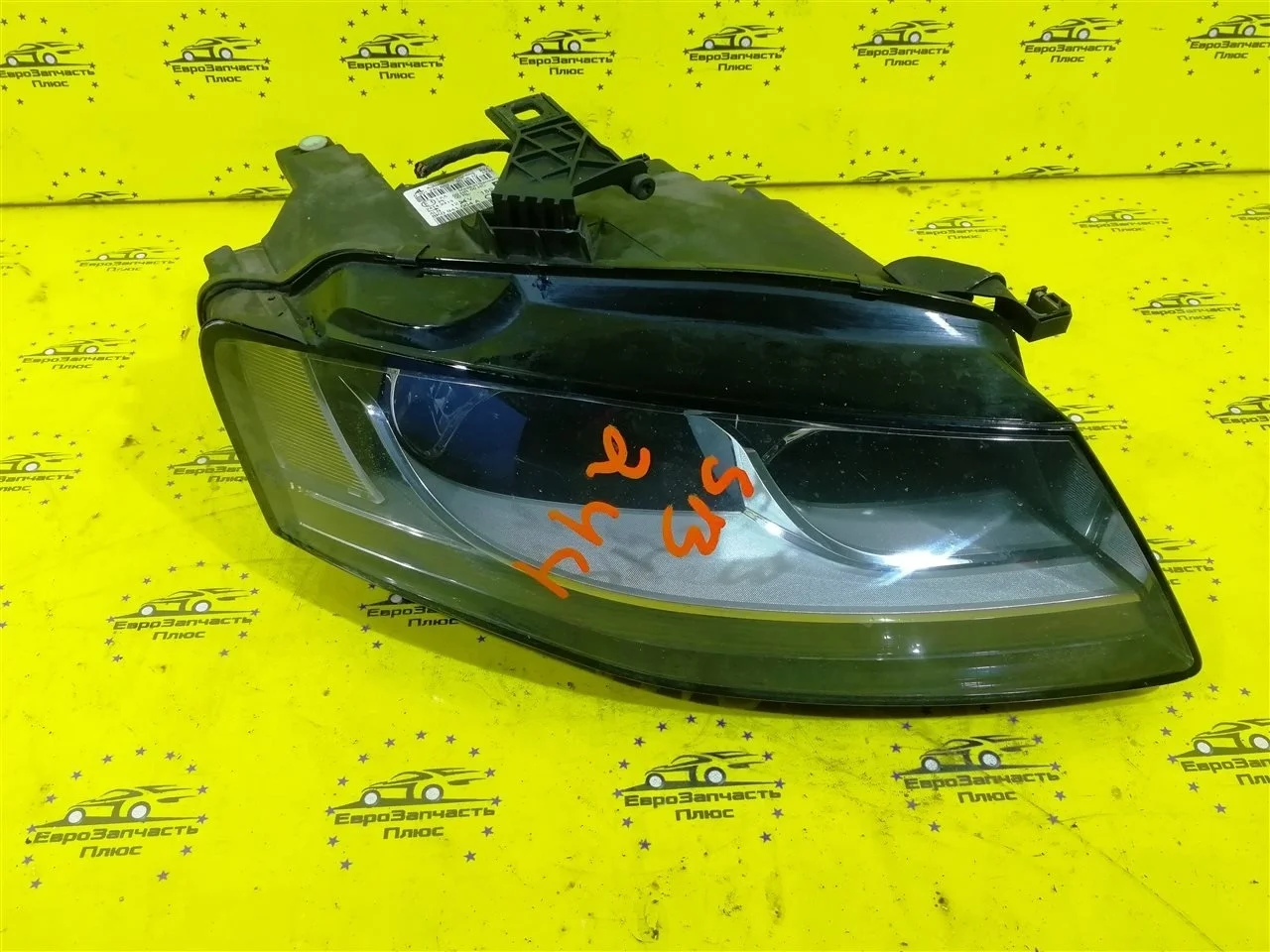 Фара Audi A4 8K0941004 B8, передняя правая