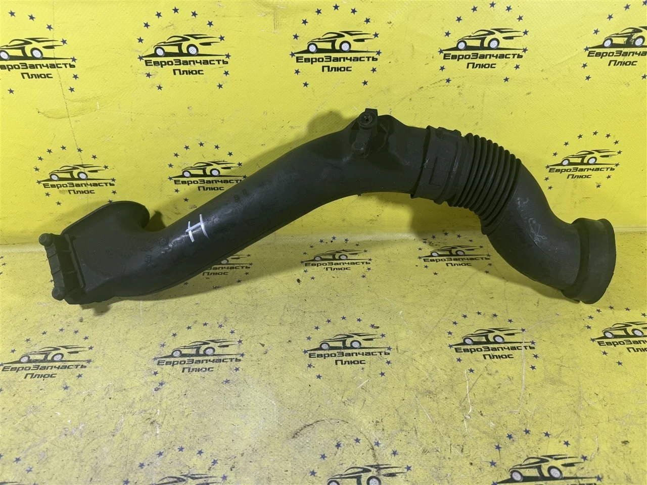 Патрубок воздушного фильтра Opel Astra 55351756 H