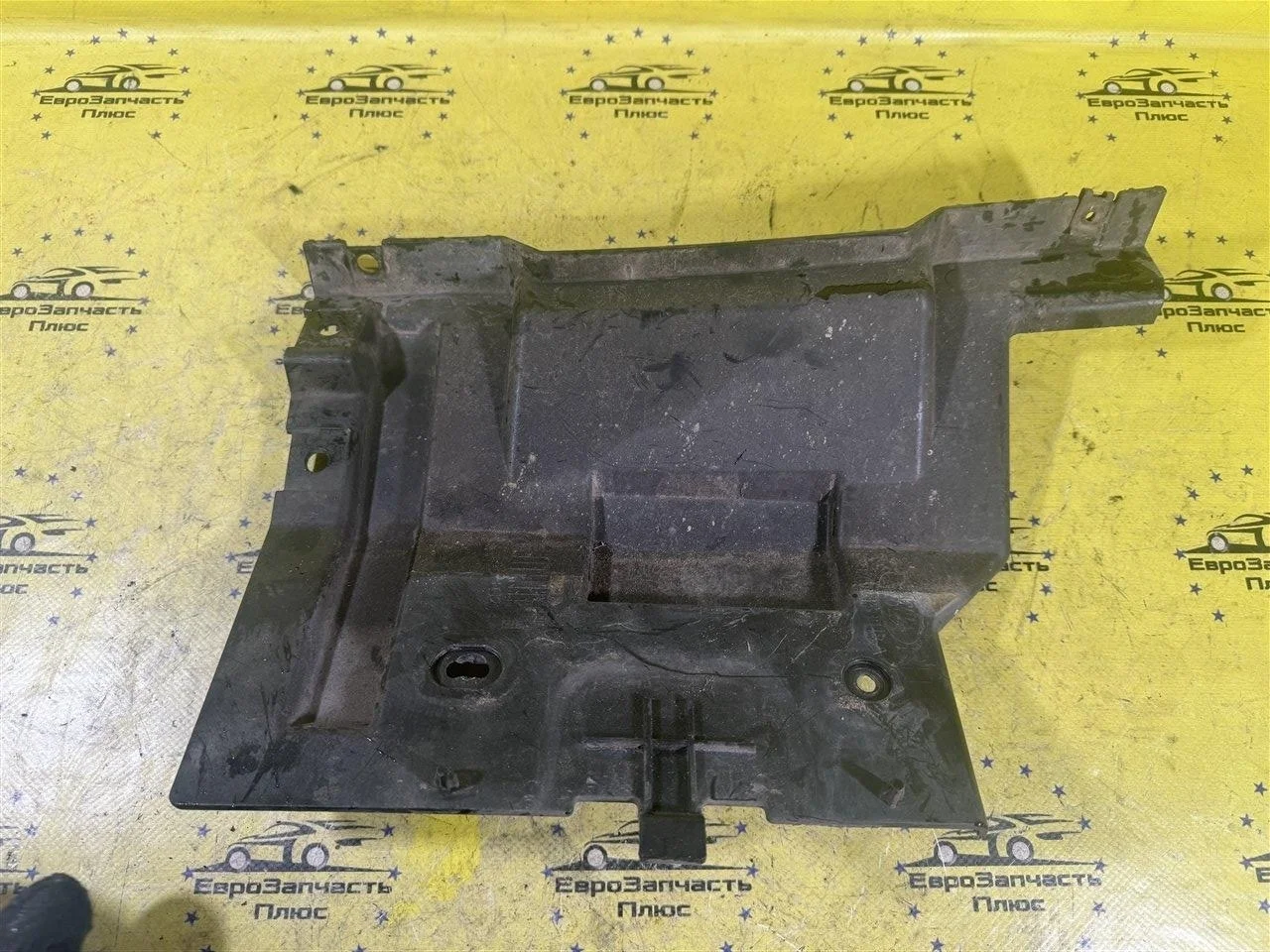 Пыльник бампера Land Rover Freelander 6H5213D084 L359, задний правый