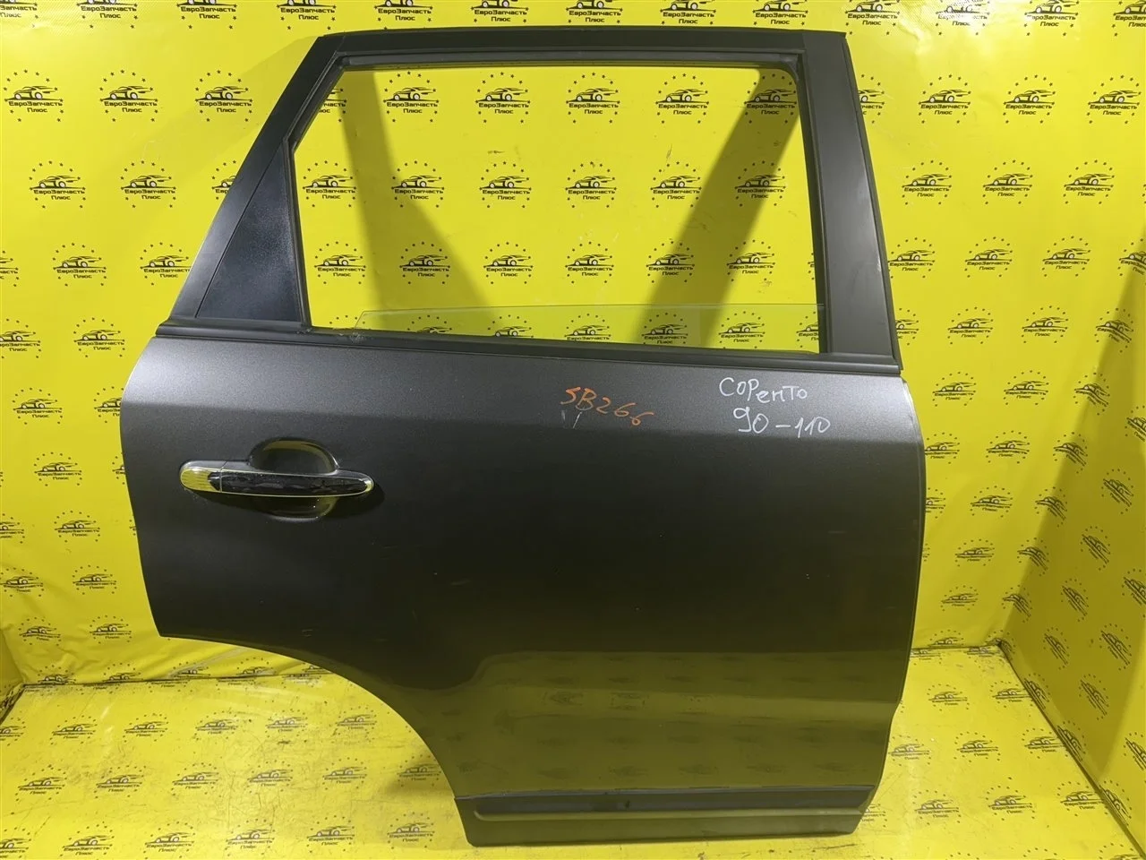 Дверь Kia Sorento 2 770042P010 XM, задняя правая