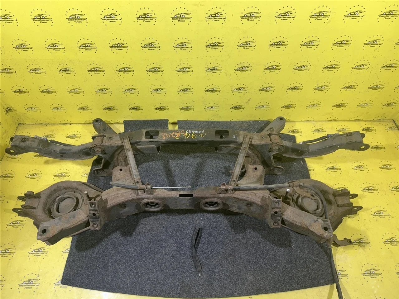 Подрамник Chevrolet Captiva 96810758 С140, задний