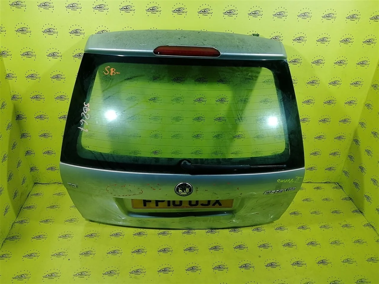 Крышка багажника дефект Skoda Octavia A5 1Z9827025 1Z