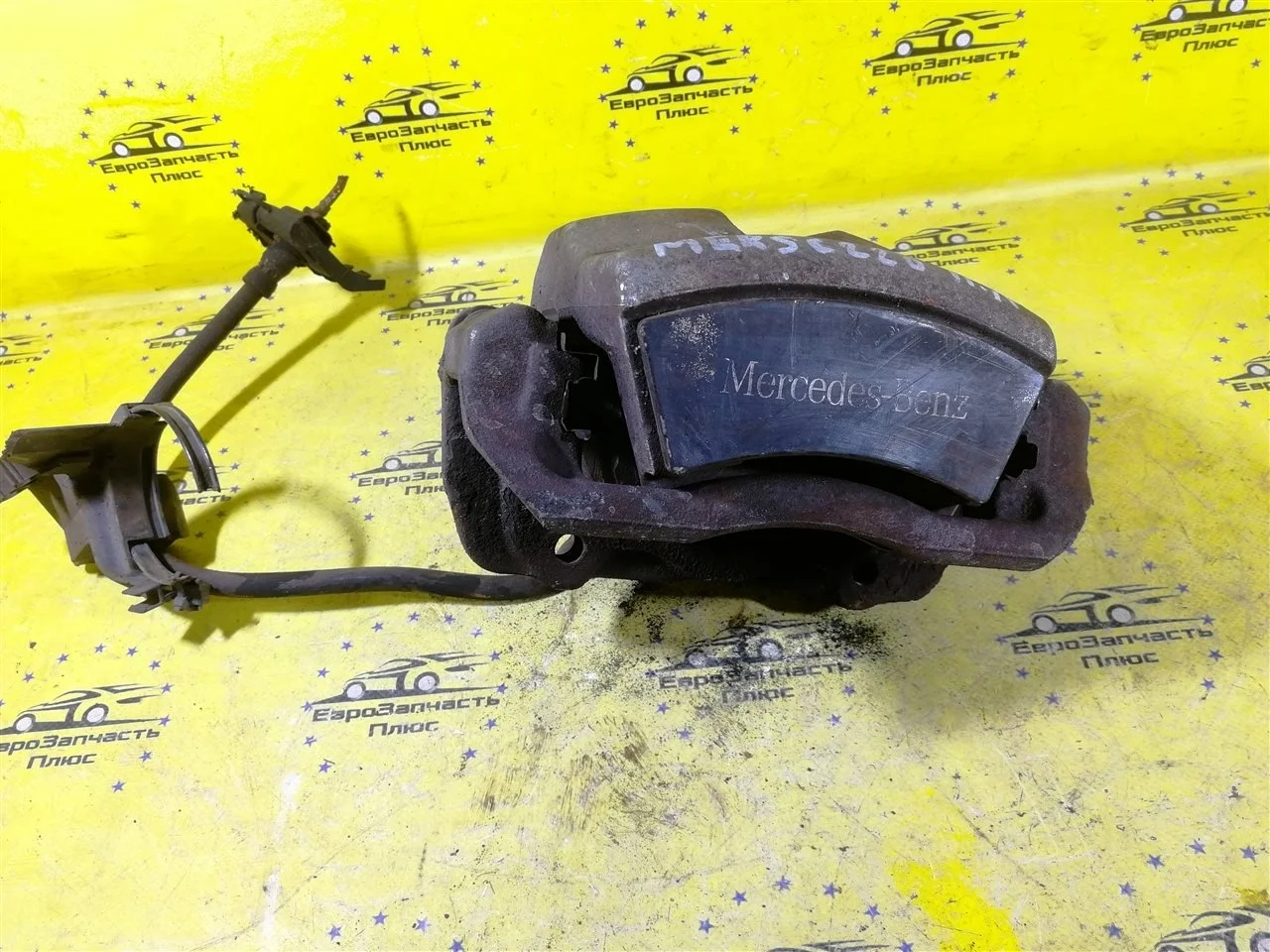 Суппорт Mercedes-Benz C220 A2044213581 W204, передний левый