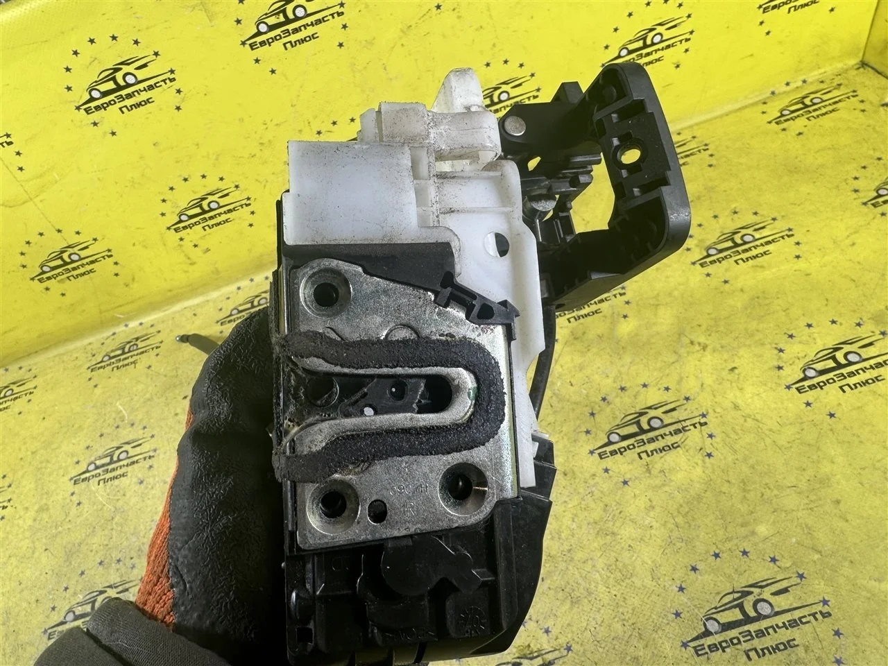 Замок двери Kia Ceed 1 814201H010 ED, задний правый