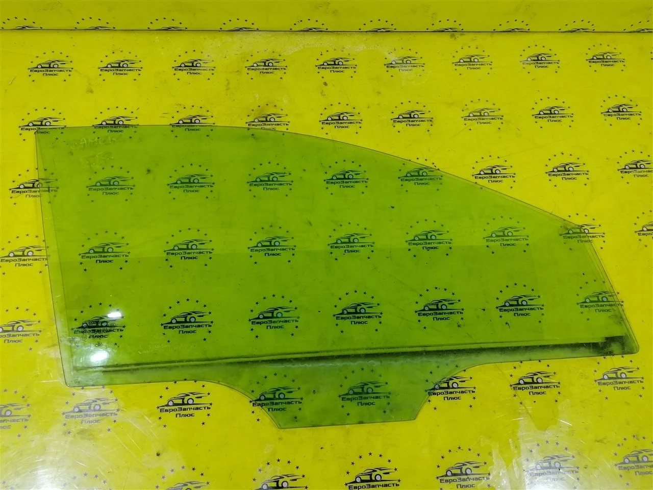 Стекло двери Ssangyong Actyon New 7238634011 CK, переднее правое