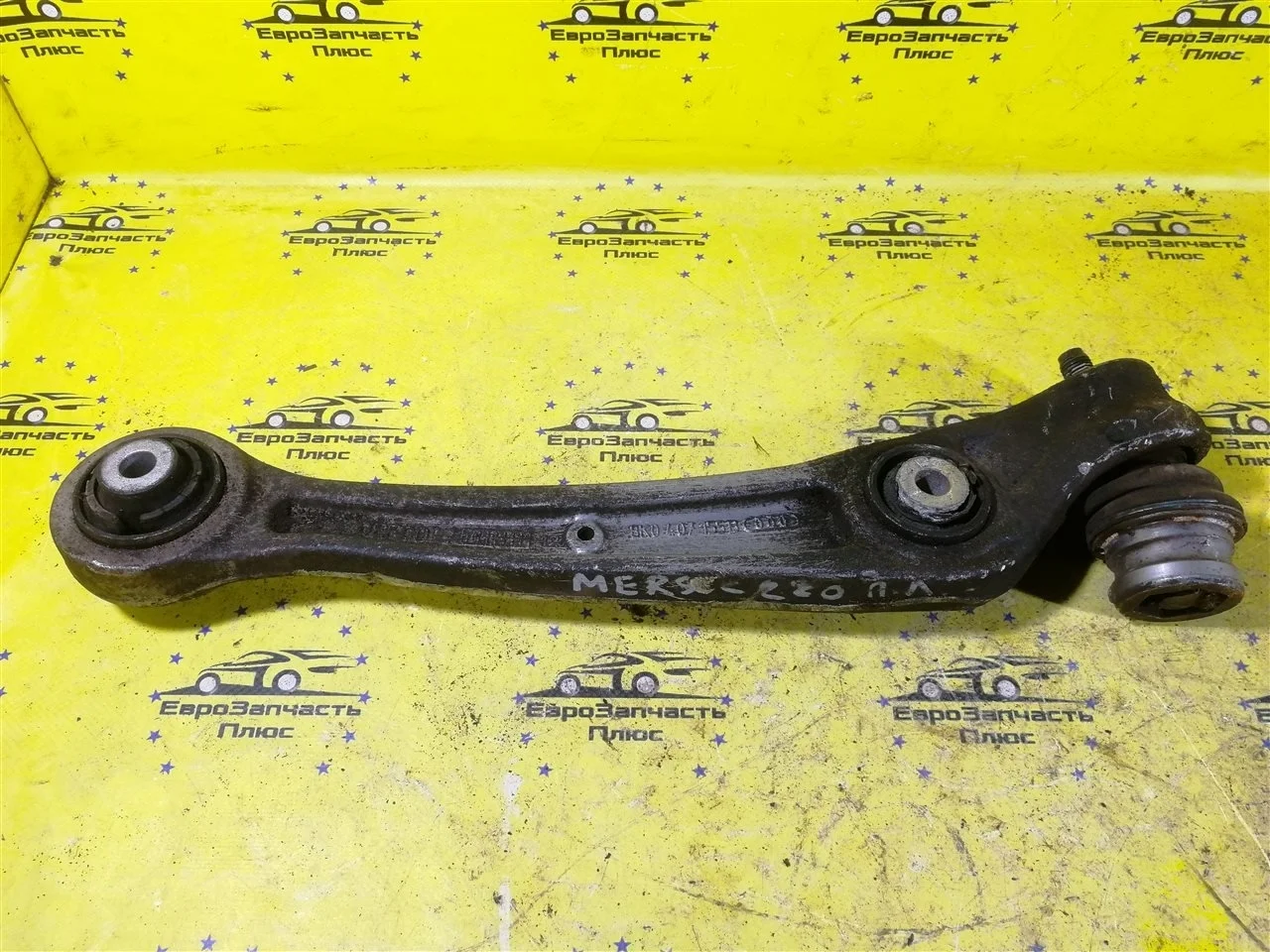 Рычаг подвески нижний Audi A4 8K0407155B B8, передний левый